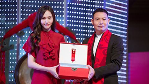 中国美正当红，DB旗舰A股上市，引领新时代